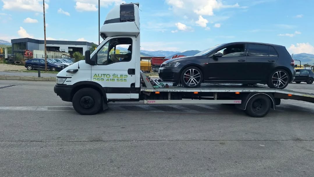 Brzi auto šlep i pomoć na putu